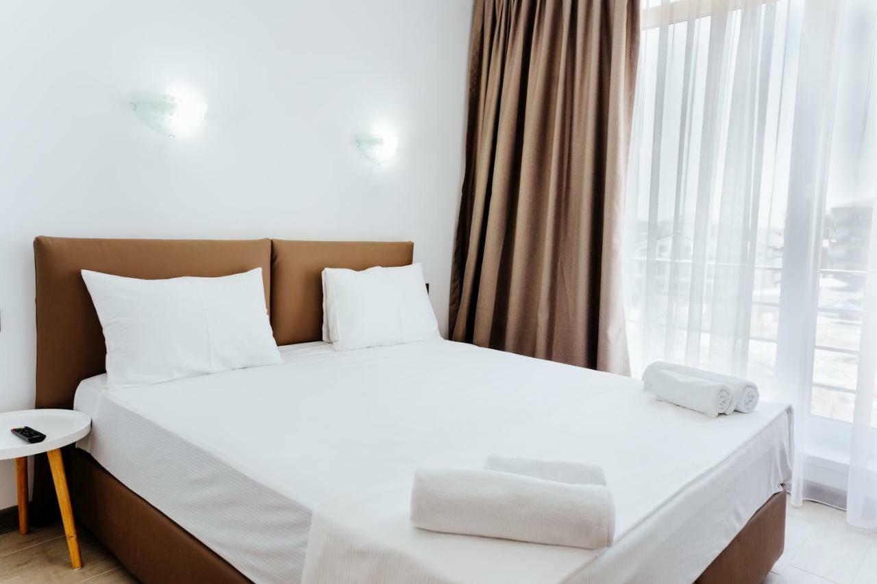 Alezzi Beach Resort Неводарі Екстер'єр фото